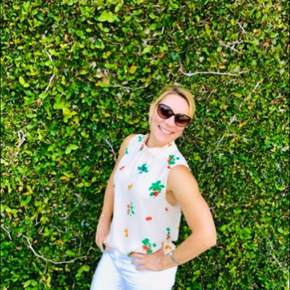 Meet your Posher, Karen - Picture 3 of 5